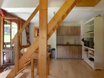 Cuisine ou kitchenette dans l'établissement Appartement spacieux 5 pers · Skis aux pieds · Balcon vue pistes - FR-1-181-2180