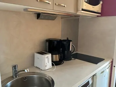 Cuisine ou kitchenette dans l'établissement Studio fonctionnel au pied des pistes avec balcon - FR-1-181-2161