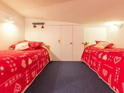 Un ou plusieurs lits dans un hébergement de l'établissement Duplex rénové au calme avec balcon - 6/7 pers. - FR-1-346-332