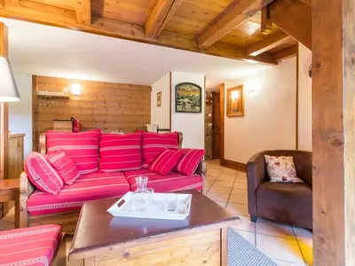 Coin salon dans l'établissement Appartement 3 pièces avec balcon, skis aux pieds - FR-1-346-348