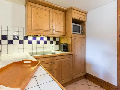 Cuisine ou kitchenette dans l'établissement Appartement 3 pièces avec balcon, skis aux pieds - FR-1-346-348