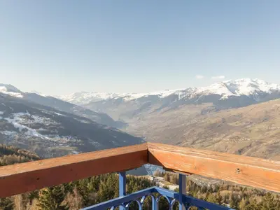 Vue générale sur la montagne ou vue sur la montagne depuis l'appartement