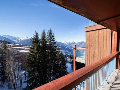 Vue générale sur la montagne ou vue sur la montagne depuis l'appartement