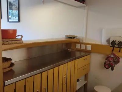 Cuisine ou kitchenette dans l'établissement Appartement 5 pers, Balcon, Wifi gratuit aux Arcs 1800 - FR-1-346-435