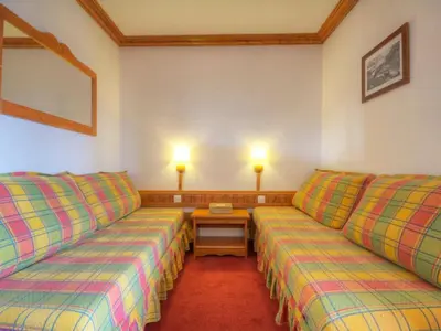 Coin salon dans l'établissement Appartement calme avec balcon et Wi-Fi inclus - FR-1-346-418