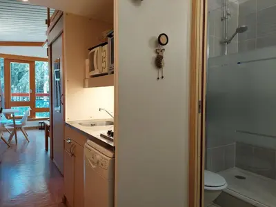 Cuisine ou kitchenette dans l'établissement Studio en station avec balcon et WIFI gratuit - FR-1-346-434