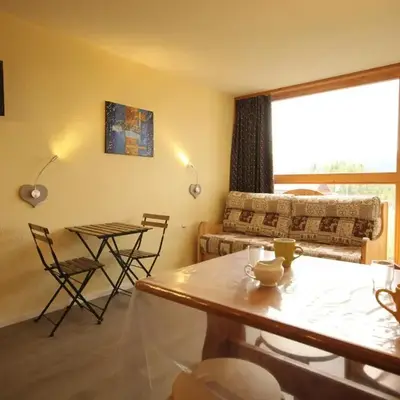 Appartement confortable ski aux pieds avec balcon - FR-1-346-419
