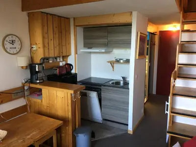 Cuisine ou kitchenette dans l'établissement Studio mezzanine pour 6 pers. proche pistes avec balcon et Wifi - FR-1-346-413