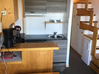 Cuisine ou kitchenette dans l'établissement Studio mezzanine pour 6 pers. proche pistes avec balcon et Wifi - FR-1-346-413