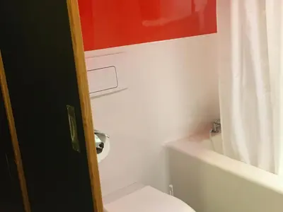 Salle de bains dans l'établissement Appartement duplex calme 5 pers. proche pistes avec balcon - FR-1-346-430