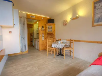 Coin salon dans l'établissement Studio confortable aux Arcs 1800 · Balcon · WIFI inclus - FR-1-346-473