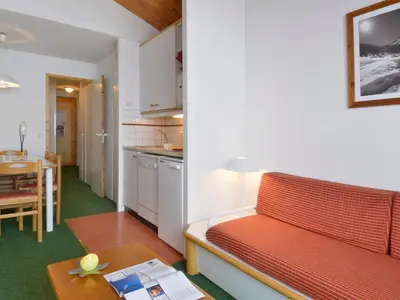 Cuisine ou kitchenette dans l'établissement Appartement skis aux pieds, balcon, 6 personnes - FR-1-181-2296