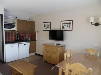 Cuisine ou kitchenette dans l'établissement Appartement à Belle Plagne, accès pistes, 4 pers. - FR-1-181-2317