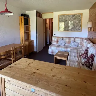 Appartement Fonctionnel au Pied des Pistes avec Terrasse - Animaux Admis - FR-1-181-2400
