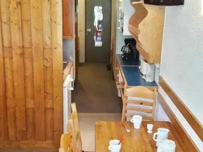 Plan de l'établissement Studio ski aux pieds avec balcon, 4 personnes - FR-1-346-466