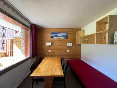 Plan de l'établissement Studio Rénové au Cœur de la Station avec Balcon et Parking - FR-1-181-2431