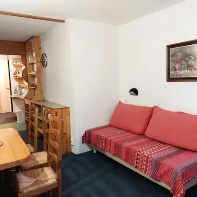 Résidence Belles Challes - Studio 4 personnes à Arc 1800 skis aux pieds et proche des commerces dans le village du Charvet MAE-2131