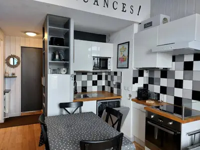 Cuisine ou kitchenette dans l'établissement Résidence Aiguille Grive Bat Ii - Très bel appartement de 2 pièces, rénové pour 5 personnes, proche des pistes dans le village de Charmettoger à Arc 1800 MAE-1743