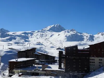 Vue générale sur la montagne ou vue sur la montagne depuis l'appartement