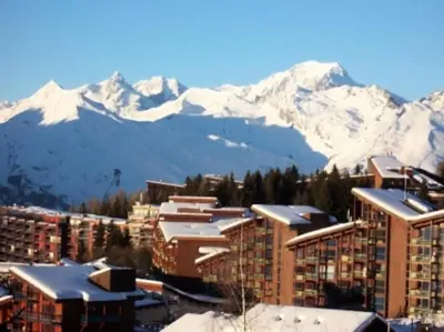 Vue générale sur la montagne ou vue sur la montagne depuis l'appartement