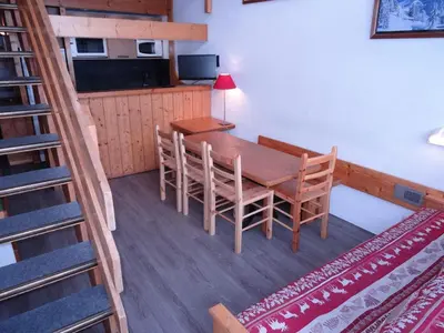 Cuisine ou kitchenette dans l'établissement Résidence Tournavelles - Appartement 4 pièces 8 personnes avec vue sur les pistes, skis aux pieds et proche des commerces dans le village des Villards à MAE-2008