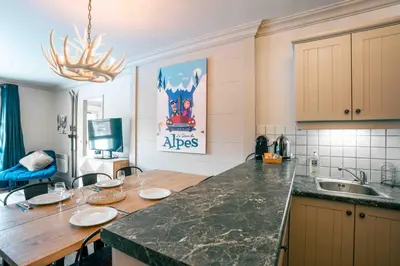 Cuisine ou kitchenette dans l'établissement The Summit, Arc 1950, Manoir Savoie Residence