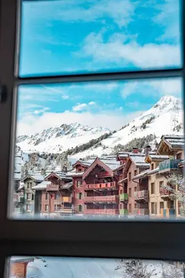 Vue générale sur la montagne ou vue sur la montagne depuis l'appartement