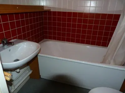 Salle de bains dans l'établissement Résidence Aiguille Grive Bat Iii - Appartement 2 pièces 6 personnes en duplex, skis aux pieds, dans le village de Charmettoger à Arc 1800 MAE-2032