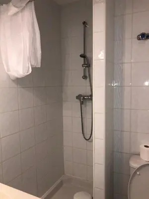 Salle de bains dans l'établissement Tignes Joli Studio avec vue imprenable sur le lac