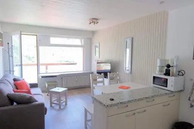 Cuisine ou kitchenette dans l'établissement Tignes Joli Studio avec vue imprenable sur le lac