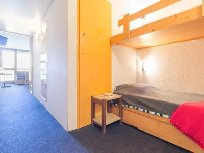 Un ou plusieurs lits dans un hébergement de l'établissement Studio confortable pour 5 pers, proche centre station - FR-1-346-449
