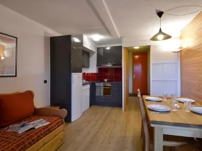 Cuisine ou kitchenette dans l'établissement Appartement confortable 3 pièces 7 pers avec balcon près des pistes - FR-1-181-2029
