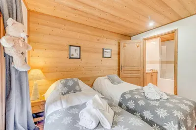 Un ou plusieurs lits dans un hébergement de l'établissement Chalet Josephine - Chalet - 108m² - 5 chambres, 5 salles de bain MAE-2024
