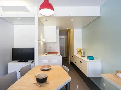 Cuisine ou kitchenette dans l'établissement Studio rénové ski aux pieds, balcon, WiFi - FR-1-346-512