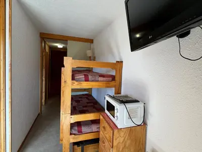 Un ou plusieurs lits dans un hébergement de l'établissement Studio pratique 3/4 pers, pied des pistes, animaux admis - FR-1-181-2276