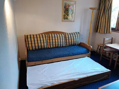 Coin salon dans l'établissement Résidence Nova - Studio 2 personnes, dans le village des Villards à Arc 1800, proche des pistes et des commodités MAE-2220