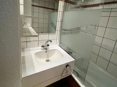 Salle de bains dans l'établissement Résidence Agate - Studio divisible fonctionnel · Au pied des pistes · Vue vallée MAE-2634