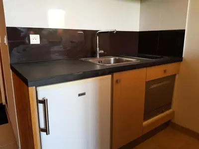 Cuisine ou kitchenette dans l'établissement Résidence Varet - Studio 5 personnes à Arc 2000 avec vue sur les pistes et la station MAE-1933