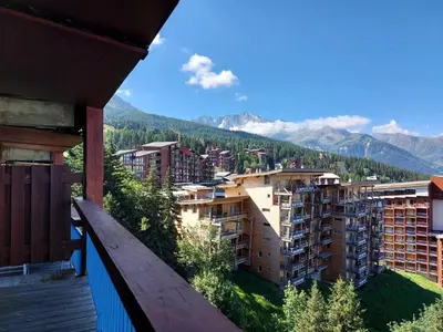 Vue générale sur la montagne ou vue sur la montagne depuis l'appartement