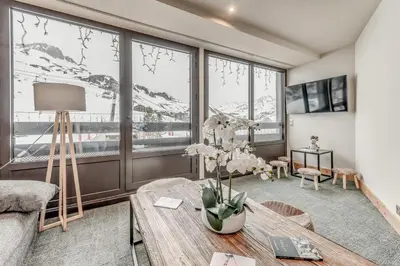 Télévision ou salle de divertissement dans l'établissement Résidence Palafour - Appartements «Palafour Lodges» MAE-0174