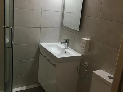 Salle de bains dans l'établissement Duplex confortable, ski aux pieds, 6 pers, balcon sud-ouest - FR-1-346-477