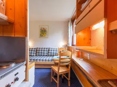 Cuisine ou kitchenette dans l'établissement Studette cosy pour 2 au centre de la station avec WIFI gratuit - FR-1-346-487