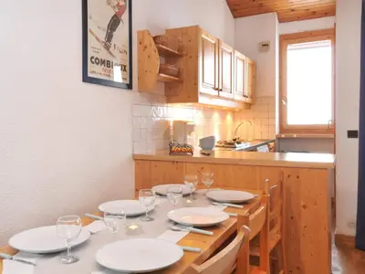Cuisine ou kitchenette dans l'établissement Appartement accueillant au pied des pistes, 7 pers - FR-1-181-2200