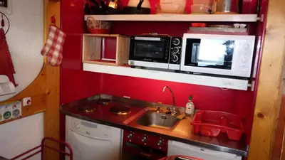 Cuisine ou kitchenette dans l'établissement Résidence Nova - Appartement 2 pièces 6 personnes proche des pistes, des commerces, de la garderie et de l'ESF au centre de la station d’Arc 1800 MAE-1896