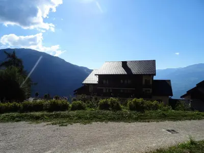 Vue générale sur la montagne ou vue sur la montagne depuis l'appartement