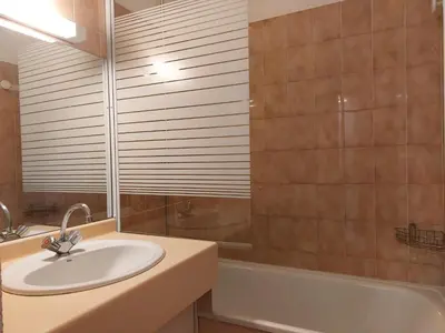 Salle de bains dans l'établissement Résidence Aigle - Jolie studio cabine 4 personnes à vallandry, proche des pistes MAE-1975