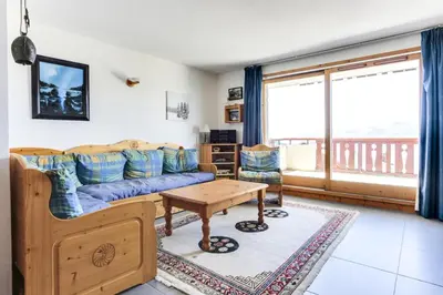 Coin salon dans l'établissement Résidence Presles - Appartement duplex de charme 4 pièces 8 personnes à Vallandry dans un quartier calme et proche des pistes MAE-2004