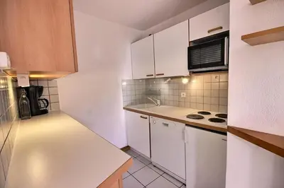 Cuisine ou kitchenette dans l'établissement Résidence Presles - Bel appartement 3 pièces 7 personnes à Vallandry dans un quartier calme et proche des pistes MAE-2013