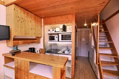 Cuisine ou kitchenette dans l'établissement Résidence Arc En Ciel - Appartement 2 pièces 5 personnes à Vallandry en centre station et à côté des pistes MAE-2063