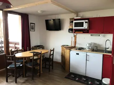 Cuisine ou kitchenette dans l'établissement Résidence Cret De L'ours 2 - Appartement 4 personnes à Vallandry proche des pistes et des commerces MAE-2080
